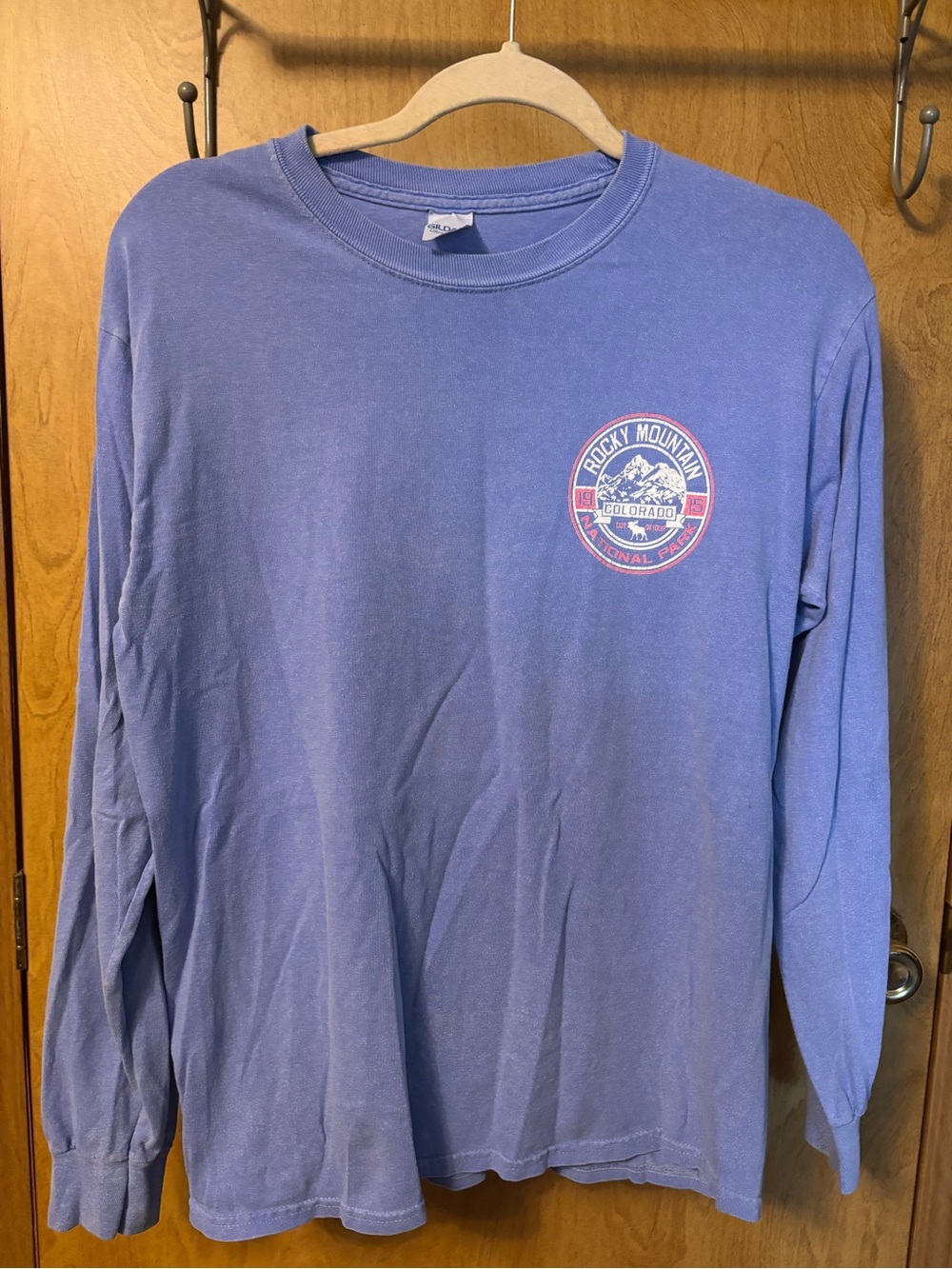 Gildan Lavender Long-Sleeve Rocky Mountain Graphic Tee